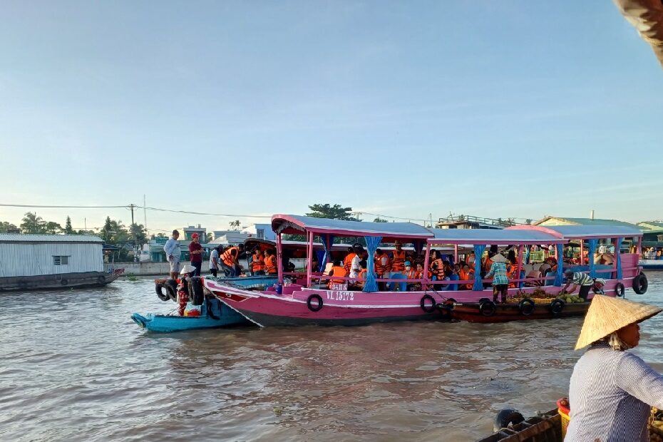 Bảng giá thuê tàu tham quan chợ nổi Cái Răng Cần Thơ mới nhất